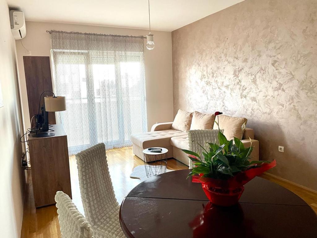 Naki Apartmani Podgorica Eksteriør billede