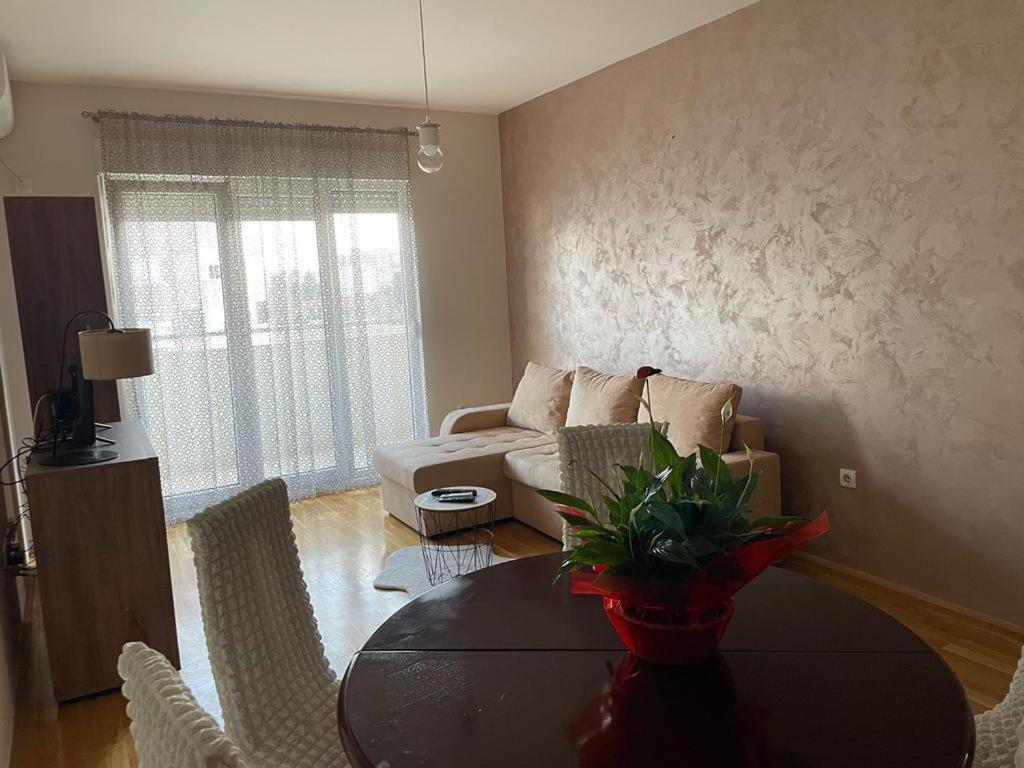 Naki Apartmani Podgorica Eksteriør billede