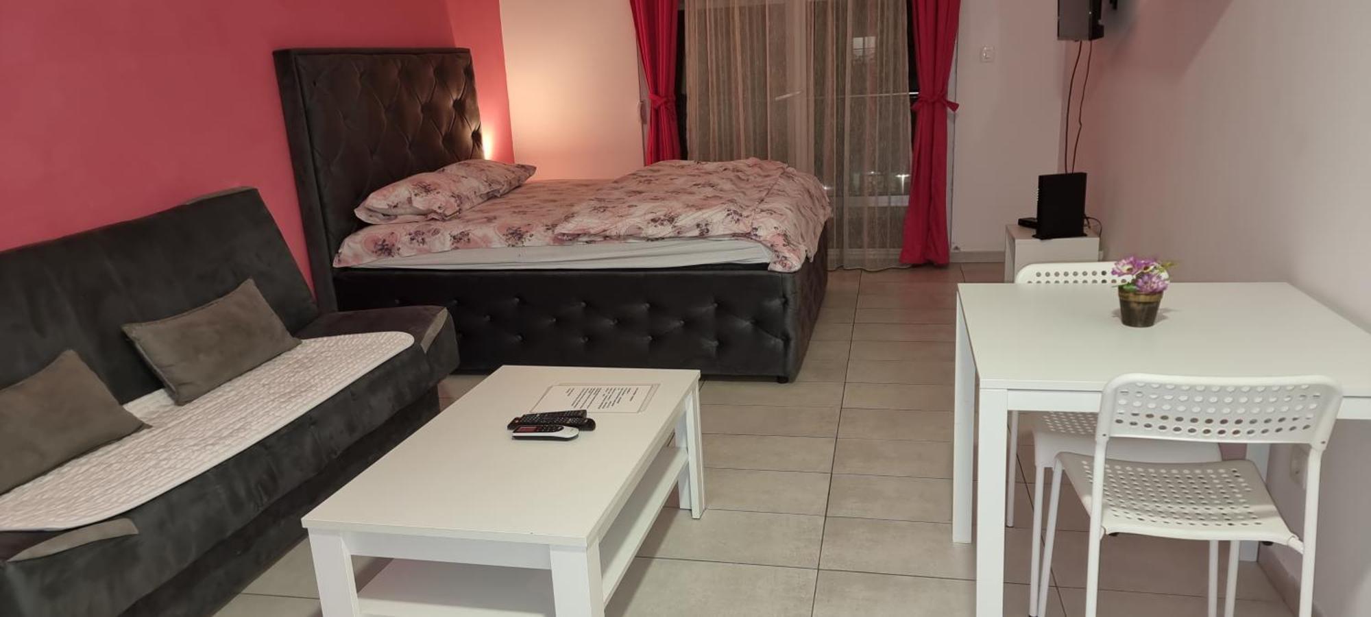 Naki Apartmani Podgorica Værelse billede